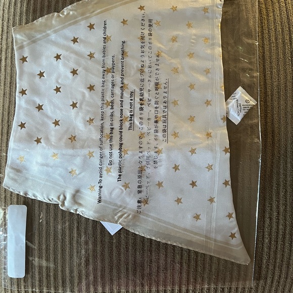 Coach Star Print Silk Diamond Scarf nwt in packaging - Picture 2 of 6